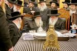 הנה מה טוב ומה נעים: האחים האדמורי"ם מנדבורנא אויף א היסטארישע באגעגעניש