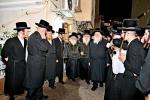 הנה מה טוב ומה נעים: האחים האדמורי"ם מנדבורנא אויף א היסטארישע באגעגעניש
