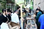 בילדער: כפרות שלאגן אין בני ברק ערב יום כיפור