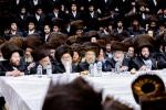 אריינבליק אינעם פרייליכן שולחן הטהור פון כ"ק מרן אדמו"ר מסאטמאר שליט"א מוצאי יום הכיפורים אין בית המדרש הגדול אין קרית יואל, נאכן געהויבענעם יום הקדוש בצל הקודש