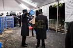 כ"ק אדמו"ר מסאטמאר שליט"א ביים מקיים זיין מנהג כפרות ערב יום הקדוש פארטאגס ביים נייעם סאטמאר פלייש לאקאציע אין קרית יואל