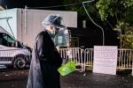 כ"ק אדמו"ר מסאטמאר שליט"א ביים מקיים זיין מנהג כפרות ערב יום הקדוש פארטאגס ביים נייעם סאטמאר פלייש לאקאציע אין קרית יואל