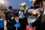 כ"ק אדמו"ר מסאטמאר שליט"א ביים מקיים זיין מנהג כפרות ערב יום הקדוש פארטאגס ביים נייעם סאטמאר פלייש לאקאציע אין קרית יואל