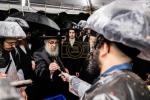 כ"ק אדמו"ר מסאטמאר שליט"א ביים מקיים זיין מנהג כפרות ערב יום הקדוש פארטאגס ביים נייעם סאטמאר פלייש לאקאציע אין קרית יואל