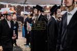 כ"ק אדמו"ר מסאטמאר שליט"א ביים מקיים זיין מנהג כפרות ערב יום הקדוש פארטאגס ביים נייעם סאטמאר פלייש לאקאציע אין קרית יואל