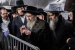 כ"ק אדמו"ר מסאטמאר שליט"א ביים מקיים זיין מנהג כפרות ערב יום הקדוש פארטאגס ביים נייעם סאטמאר פלייש לאקאציע אין קרית יואל
