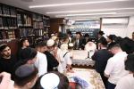 מעמד ברכת הילדים במעונו פון הגה"צ רבי משה שטערנבוך שליט"א בכניסת יום הקדוש