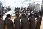 שמחת הבר מצוה פאר א אייניקל ביי כ"ק האדמו"ר מקרעטשניף קרית גת שליט"א תשרי תשפ"ז