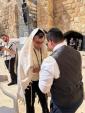 בנימין כאסין ביים כותל המערבי נאך זיין אנקום קיין ירושלים, נאכדעם וואס ער איז באפרייט געווארן פון די איראקער תפיסה נאך 11 יאר שמאכטן אונטער ארעסט