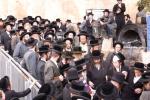 כ"ק אדמו"ר מתולדות אהרן שליט"א ביי אמירת סליחות אחרונות ערב יום הקדוש ביים מערת המכפילה
