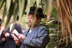 כ"ק אדמו"ר מתולדות אהרן שליט"א ביי אמירת סליחות אחרונות ערב יום הקדוש ביים מערת המכפילה