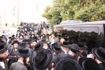 כ"ק אדמו"ר מתולדות אהרן שליט"א ביי אמירת סליחות אחרונות ערב יום הקדוש ביים מערת המכפילה