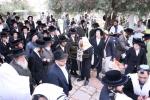 כ"ק אדמו"ר מתולדות אהרן שליט"א ביי אמירת סליחות אחרונות ערב יום הקדוש ביים מערת המכפילה