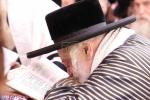 Main image for כ"ק אדמו"ר מתולדות אהרן שליט"א ביי אמירת סליחות אחרונות ערב יום הקדוש ביים מערת המכפילה