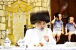 בילדער: מוצאי יום כיפור בחצר הקודש דושינסקיא אין ירושלים