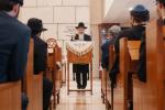 מאסן אידן האבן איבערגעפילט די שולן און צענטראלע בתי מדרשים אין מאסקווע, די הויפטשטאט פון רוסלאנד, צו מיטהאלטן די געהויבענע תפילות פונעם הייליגן יום כיפור ברוב עם הדרת מלך.