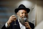 מאסן אידן האבן איבערגעפילט די שולן און צענטראלע בתי מדרשים אין מאסקווע, די הויפטשטאט פון רוסלאנד, צו מיטהאלטן די געהויבענע תפילות פונעם הייליגן יום כיפור ברוב עם הדרת מלך.