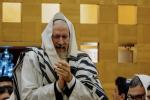 מאסן אידן האבן איבערגעפילט די שולן און צענטראלע בתי מדרשים אין מאסקווע, די הויפטשטאט פון רוסלאנד, צו מיטהאלטן די געהויבענע תפילות פונעם הייליגן יום כיפור ברוב עם הדרת מלך.