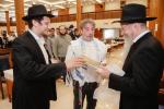 מאסן אידן האבן איבערגעפילט די שולן און צענטראלע בתי מדרשים אין מאסקווע, די הויפטשטאט פון רוסלאנד, צו מיטהאלטן די געהויבענע תפילות פונעם הייליגן יום כיפור ברוב עם הדרת מלך.