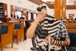 מאסן אידן האבן איבערגעפילט די שולן און צענטראלע בתי מדרשים אין מאסקווע, די הויפטשטאט פון רוסלאנד, צו מיטהאלטן די געהויבענע תפילות פונעם הייליגן יום כיפור ברוב עם הדרת מלך.