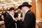 מאסן אידן האבן איבערגעפילט די שולן און צענטראלע בתי מדרשים אין מאסקווע, די הויפטשטאט פון רוסלאנד, צו מיטהאלטן די געהויבענע תפילות פונעם הייליגן יום כיפור ברוב עם הדרת מלך.