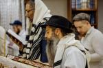 מאסן אידן האבן איבערגעפילט די שולן און צענטראלע בתי מדרשים אין מאסקווע, די הויפטשטאט פון רוסלאנד, צו מיטהאלטן די געהויבענע תפילות פונעם הייליגן יום כיפור ברוב עם הדרת מלך.