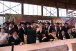שמחת בית השואבה: עזר מציון ברענגט צוזאמען משפחות און וואלונטירן אין ירושלים