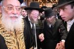 שמחת בית השואבה: עזר מציון ברענגט צוזאמען משפחות און וואלונטירן אין ירושלים