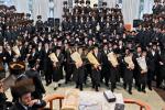 מעמד נעילת החג און הקפות שניות ביי כ"ק ראש ישיבת סאטמאר בני ברק שליט"א