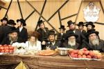 Main image for כ"ק אדמו"ר מקרעטשניף כפר עטה שליטא ביים סעודת הילולא והכנסת ספר תורה לע"נ הרה"ק מריבניץ זצ"ל
