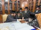 מסיבת לחיים חול המועד סוכות אין די סוכה פון הרבני הנגיד ר' יצחק ראבינאוויטש הי"ו לכבוד מנדב זיין דעם נייעם שמחה זאל בביתו נאוה קודש אולם שרה לאה