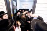 געהויבענער מעמד 'קבלת פנים' אין קרית יטב לב לכבוד דעם מרא דאתרא הגה"צ רבי אהרן טייטלבוים שליט"א לרגל זיין זיך אריין ציען אין שטאט