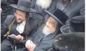 Main image for הרה"ק רבי יעקב מאיר שכטער שליט"א ביי מנחם אבל זיין ביי די יתומים פון ר' דוקי גרינוואלד ז"ל