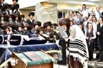 הושענא צדיק מושיעו: הושענא רבה און הקפות שניות ביי כ"ק מקרעטשניף ירושלים שליט"א