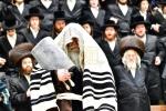 הושענא צדיק מושיעו: הושענא רבה און הקפות שניות ביי כ"ק מקרעטשניף ירושלים שליט"א