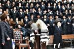 הושענא צדיק מושיעו: הושענא רבה און הקפות שניות ביי כ"ק מקרעטשניף ירושלים שליט"א