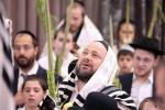 'ברכת כהנים' אין היכל פון ישיבת טשכנוב אין רמת שלמה, ירושלים מיט דער באטייליגונג פון ארום 300 כהנים