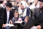'ברכת כהנים' אין היכל פון ישיבת טשכנוב אין רמת שלמה, ירושלים מיט דער באטייליגונג פון ארום 300 כהנים