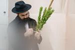 די ארבע מינים שוק אין מאסקווע'ס מארינע ראשע געגנט, ווירבלט מיט הונדערטער קליענטן, סוחרים און באזוכער, אן אומגלויבליכע ערשיינונג אין א לאנד מיט א בלוטיגע פארגאנגענהייט. 