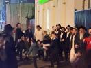 די ארבע מינים שוק אין מאסקווע'ס מארינע ראשע געגנט, ווירבלט מיט הונדערטער קליענטן, סוחרים און באזוכער, אן אומגלויבליכע ערשיינונג אין א לאנד מיט א בלוטיגע פארגאנגענהייט. 