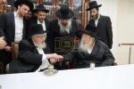 הגאון רבי מאיר צבי בערגמאן שליט"א אויף א באזוך ביים גערער רבי'ן שליט"א נאך סוכות