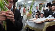 יו"ט סוכות געפראוועט דורך המשפיע הגה"צ רבי יצחק משה ערלאנגער שליט"א צוזאמען מיט זיין קהילה אין שטאט אשדוד יצ"ו