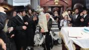 יו"ט סוכות געפראוועט דורך המשפיע הגה"צ רבי יצחק משה ערלאנגער שליט"א צוזאמען מיט זיין קהילה אין שטאט אשדוד יצ"ו