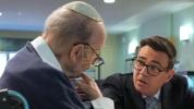 בריטישער פריים מיניסטער זאגט צו שטערקערע שוץ פאר אידישע קהילות צוליב די אויפשטייג אין אנטיסעמיטיזם