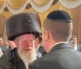 Main image for מרא דכולא תלמודא: הגה"צ רבי מיכל זילבער שליט"א, ביים חתונה פון זיין אייניקל.