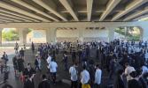 Main image for הרב עזריאל אויערבאך רופט צו מאסן פראטעסטן איבער די ארעסטן פון ישיבה בחורים