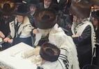 Main image for כ"ק אדמו"ר מסאטמאר שליט"א ביי קריאת התורה דעם ערשטן טאג חול המועד