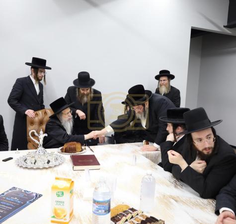 קביעת מזוזה אינעם נייעם פרי 1 עי אפטיילונג פון בית