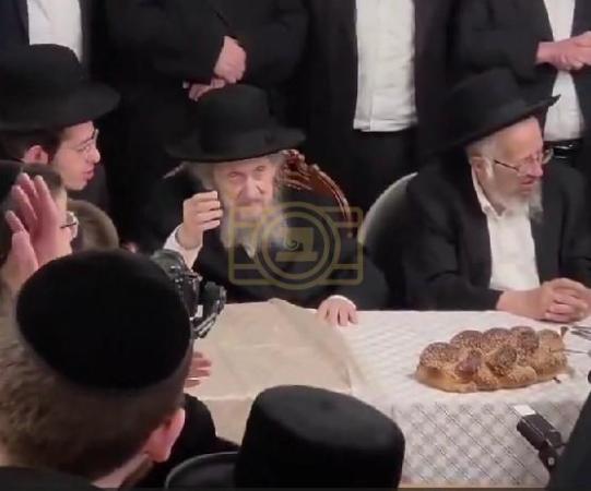 ביי א משפחה שמחה האט הגאון רבי דוב לאנדא שליט"א גע