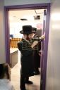 קביעת מזוזה אינעם נייעם פרי 1 עי אפטיילונג פון בית אסתר סאטמאר מאנסי סניף אונגאר נדבת הרבני בנגיד ר' אהרן אונגאר שליט"א בראשות כ"ק מרן הגאב"ד שליט"א 